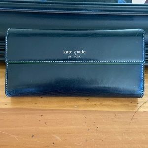 Kate Spade Green and Black snap wallet